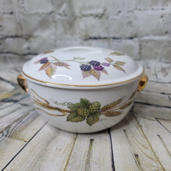 Royal Worcester Evesham England Gold 6.5" Covered Vegetable Bowl Serving Dish - Picture 1 of 7